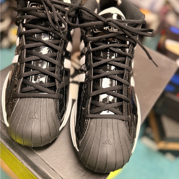 Adidas Pro Model 2G - Picture 2 of 4